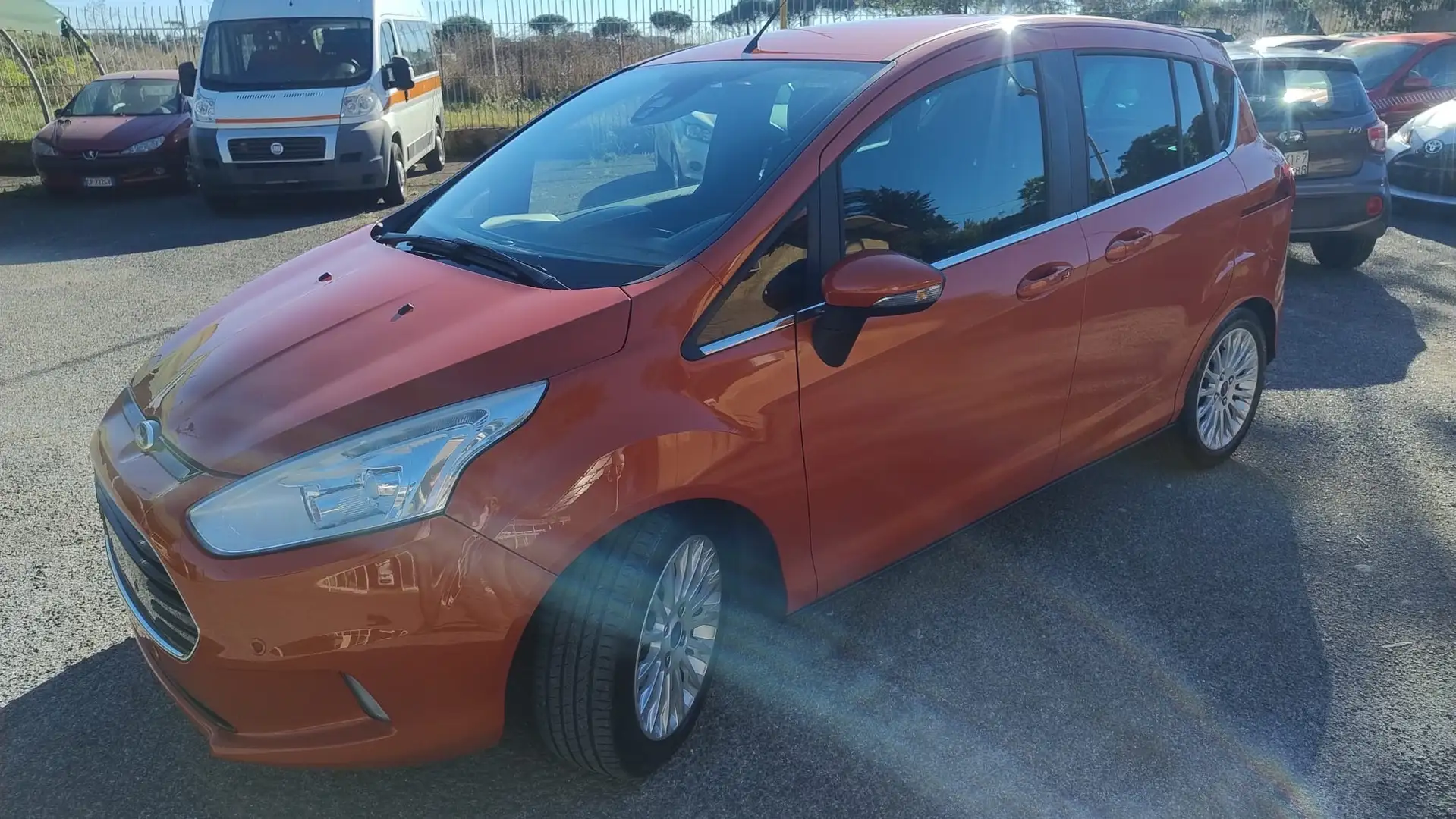 Ford B-Max B-Max 1.0 ecoboost Titanium 100cv Oranje - 1