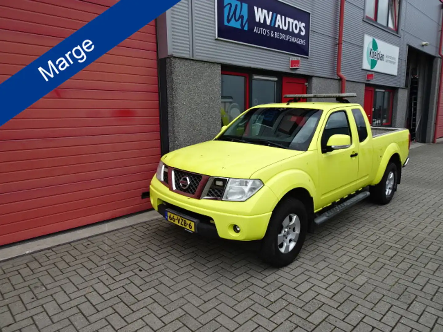 Nissan Navara 2.5 dCi XE Double Cab airco marge !!!!!!!!!!! Gelb - 1