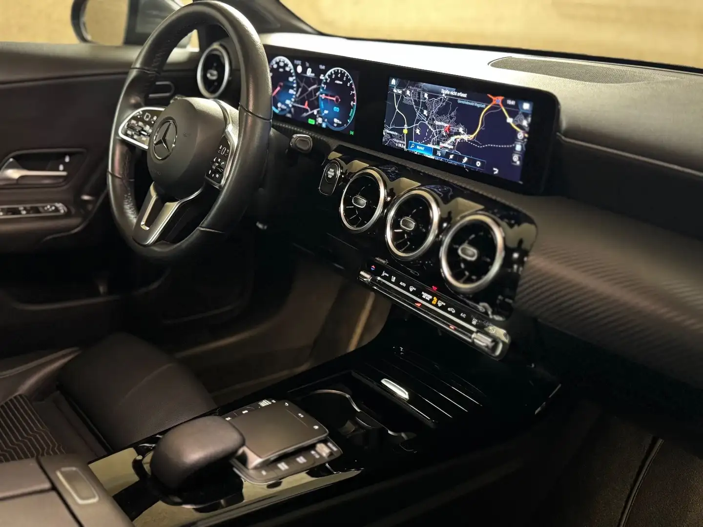 Mercedes-Benz CLA 250 e WIDESCREEN LED KAM PDC MBUX SPUR Gris - 2