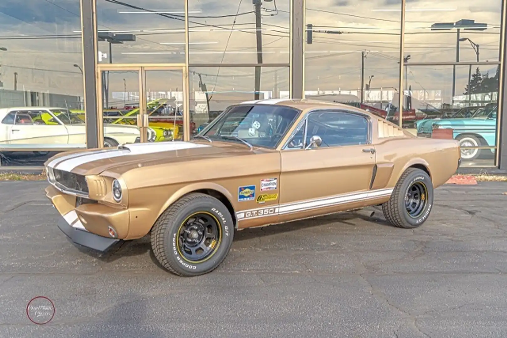 Ford Mustang , Gold - 1