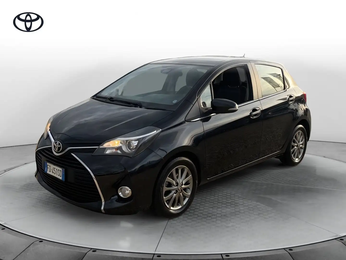 Toyota Yaris Yaris 1.4 D-4D 5 porte Active Schwarz - 1