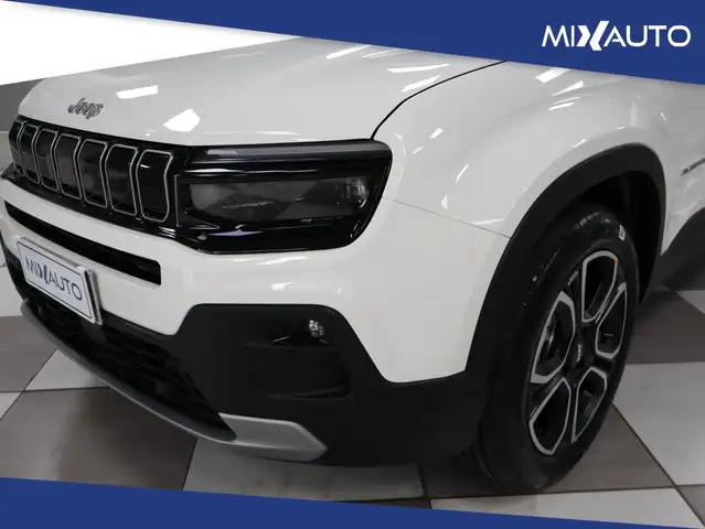 Jeep Avenger view 9