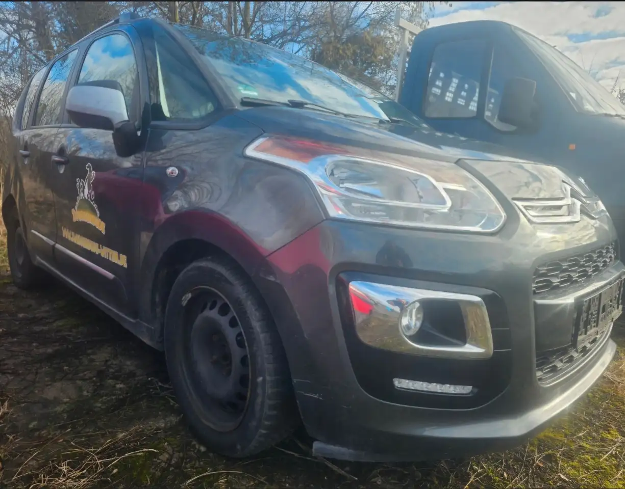 Citroen C3 Picasso Selection — photo 1 of 7