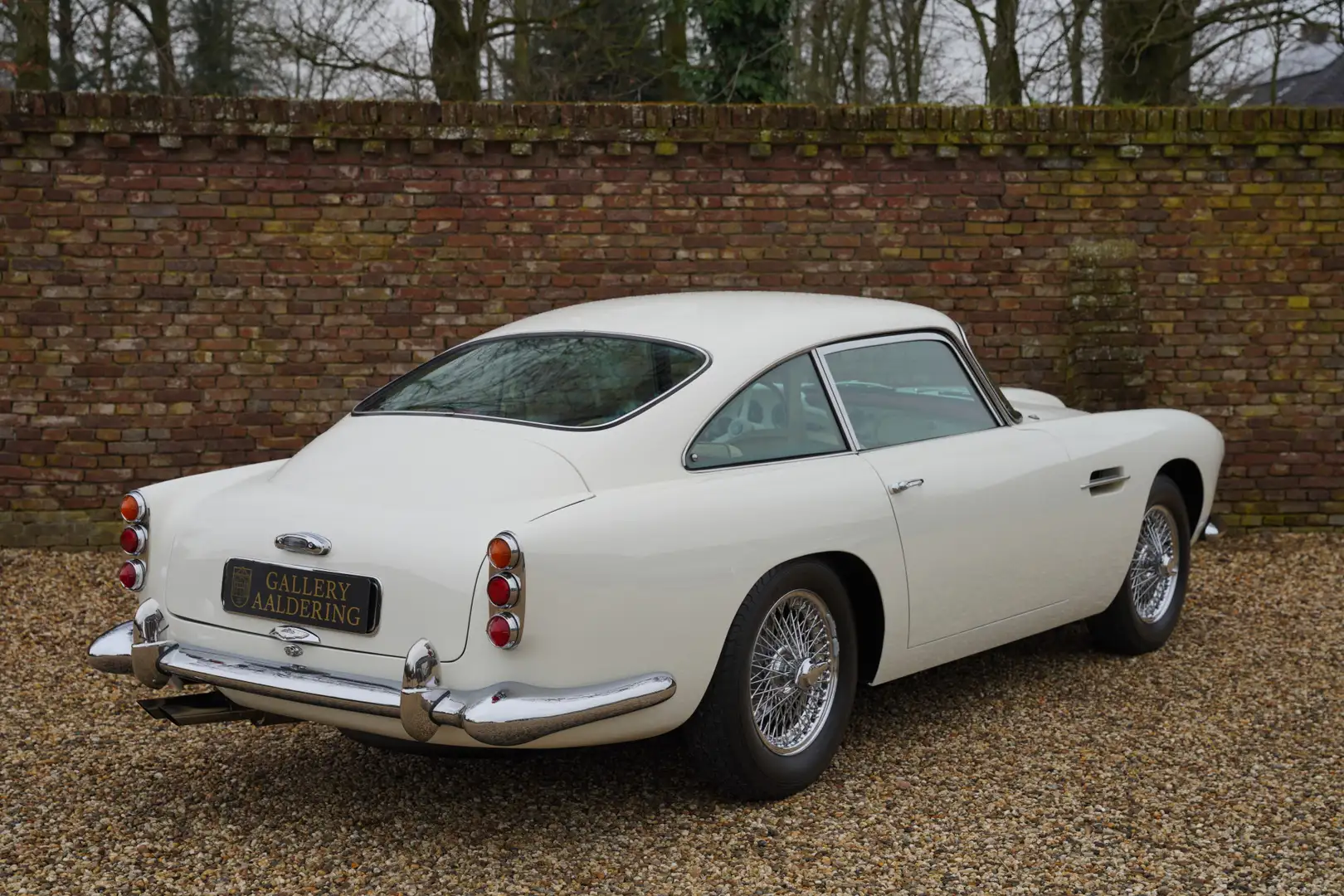 Aston Martin DB DB4 Series 3 Fully restored by Aston Martin Works Wit - 2