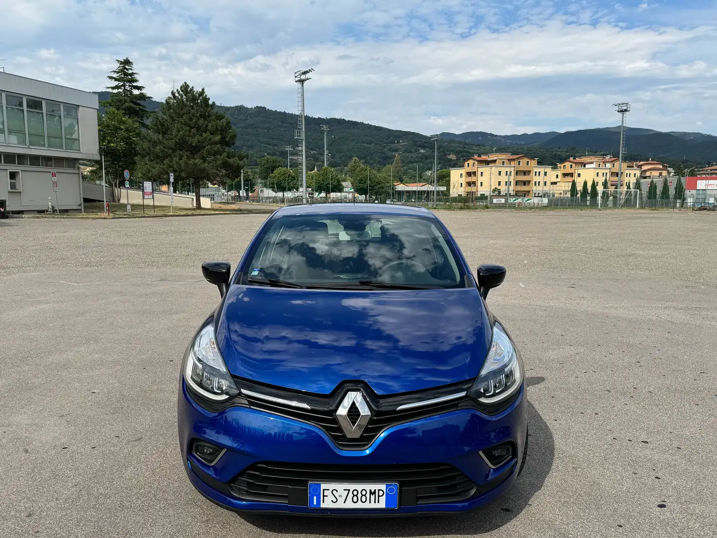 Renault Clio Clio IV 2017 0.9 tce Moschino Zen Gpl 75cv Blu/Azzurro - 1