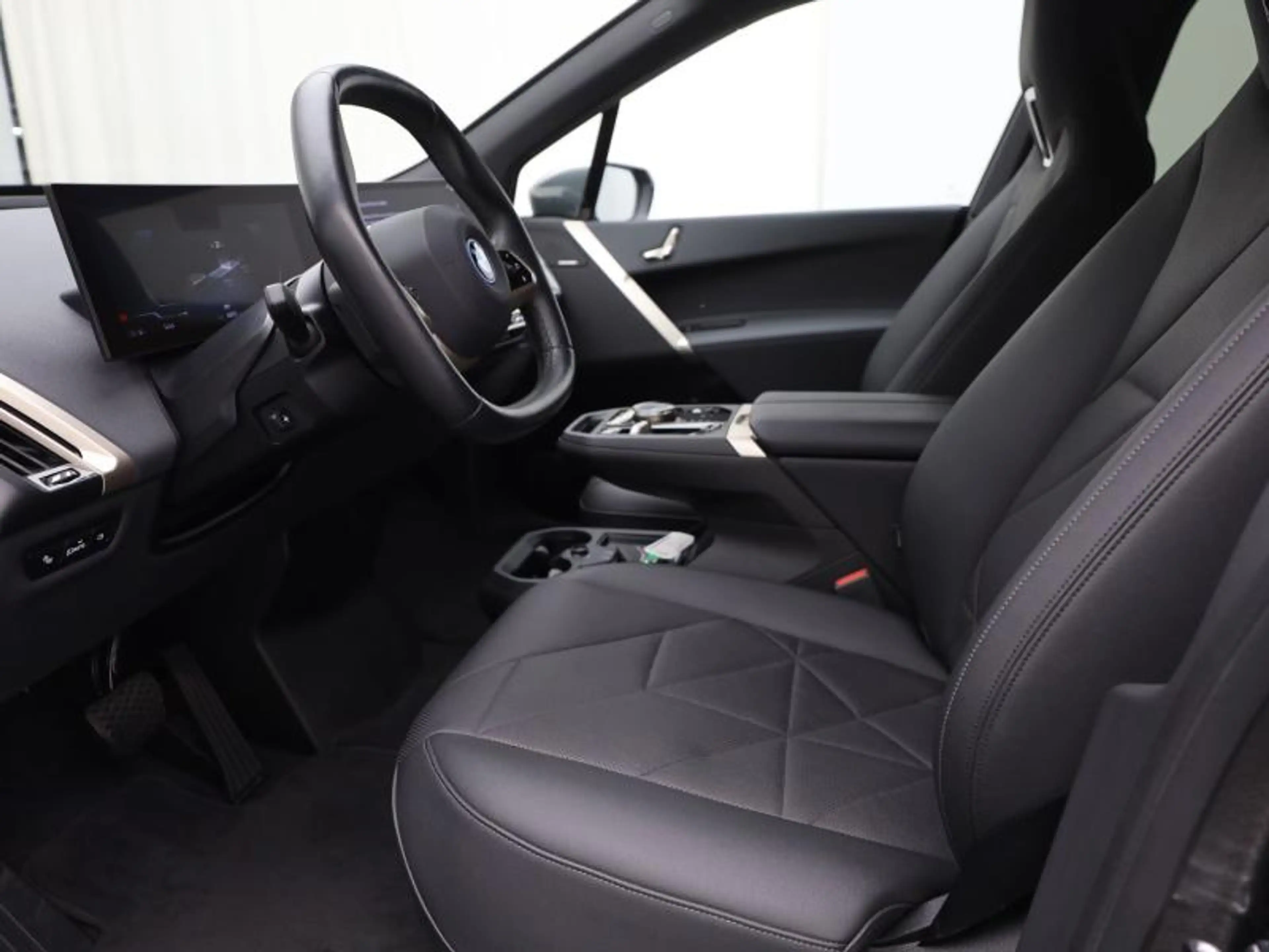 BMW iX SPORTPACK - ACC - HARMAN-KARDON — photo 6