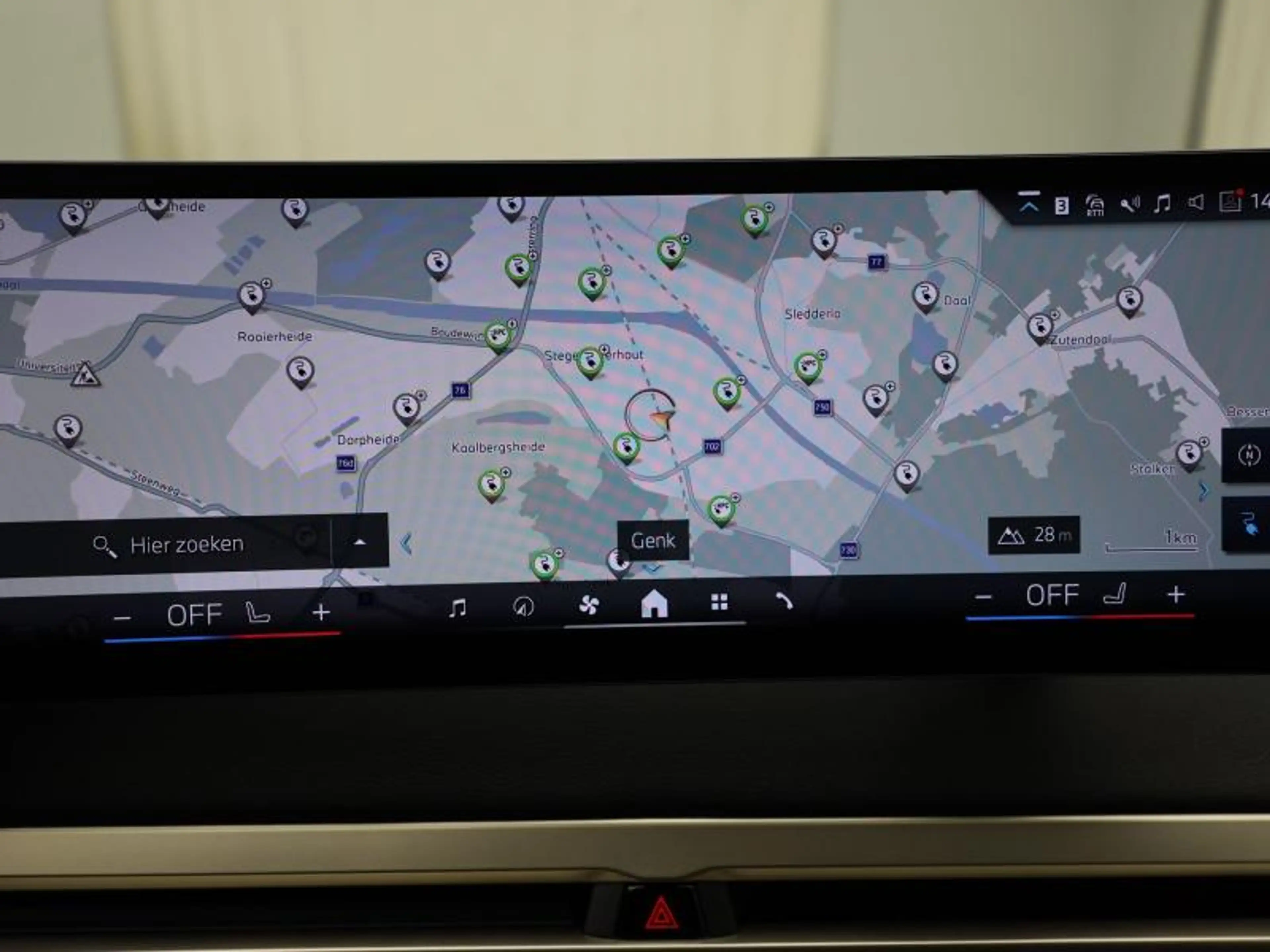 BMW iX SPORTPACK - ACC - HARMAN-KARDON — photo 12