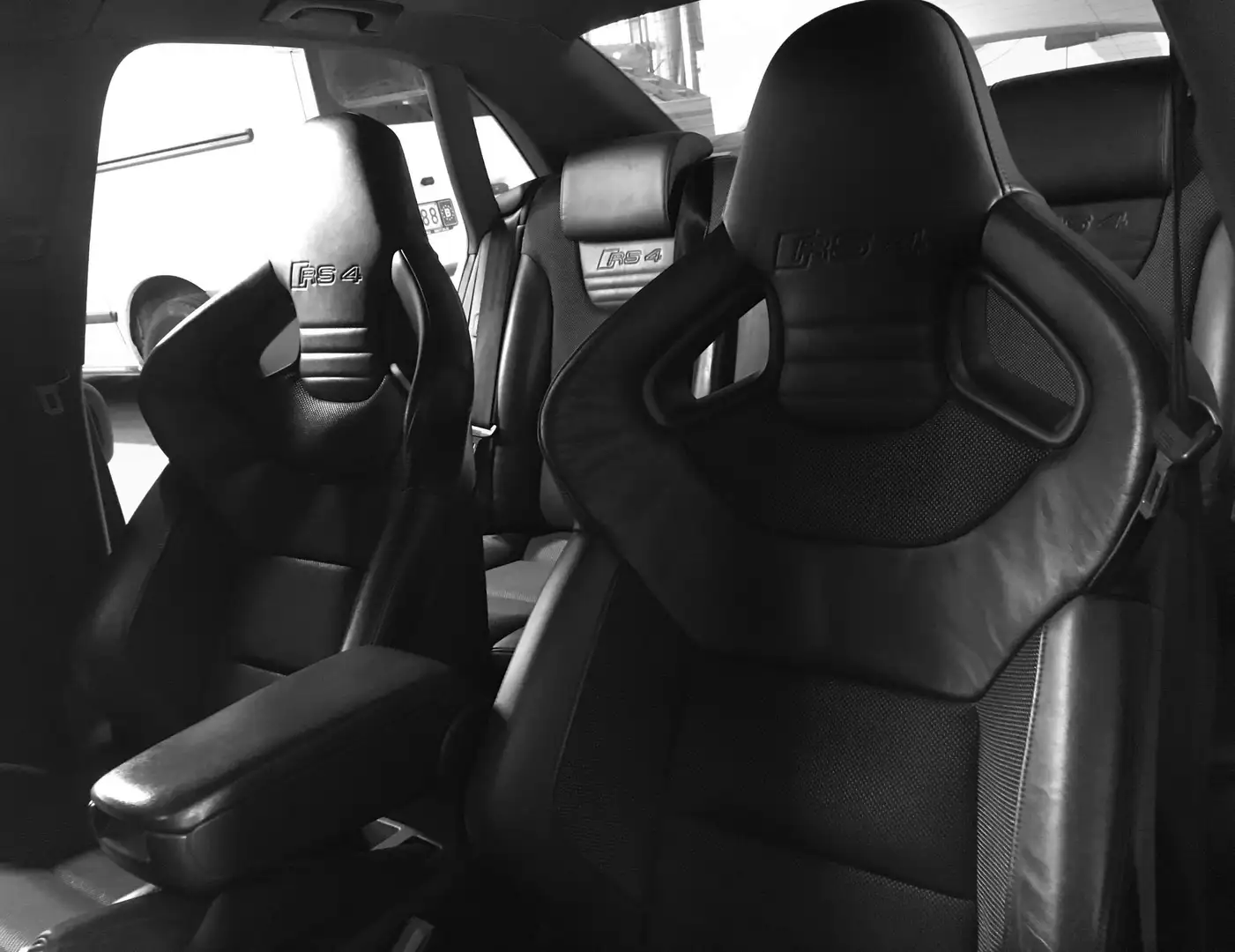 Audi RS4 4.2i V8 40v Quattro - 1