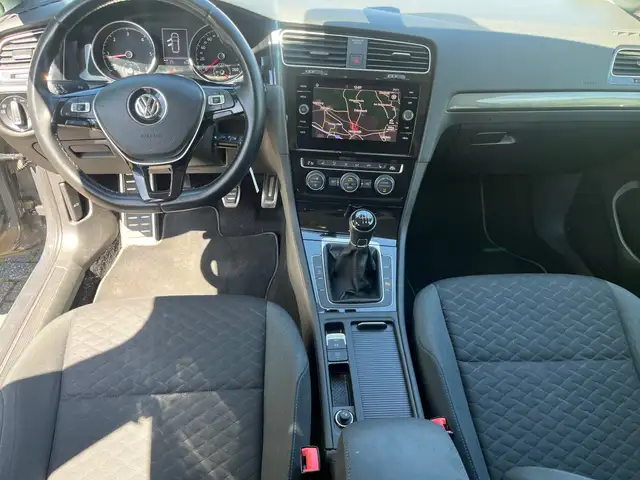 Volkswagen Golf view 12