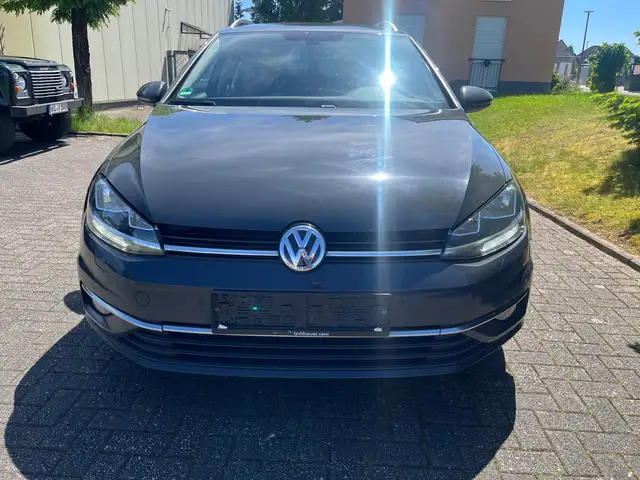 Volkswagen Golf view 2