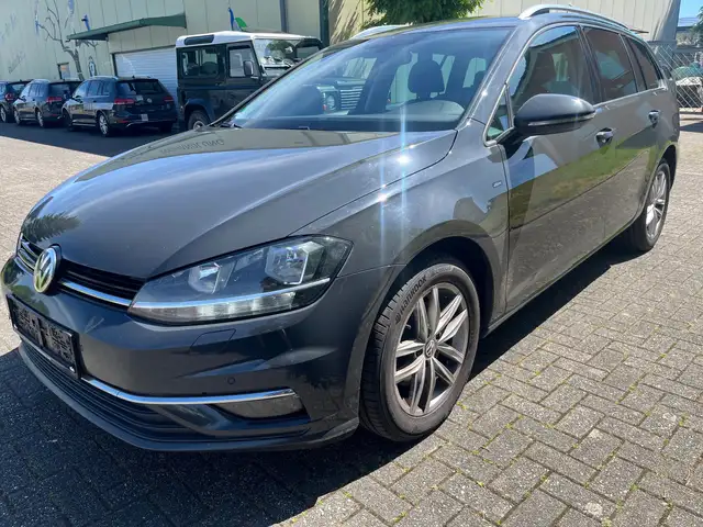 Volkswagen Golf view 3