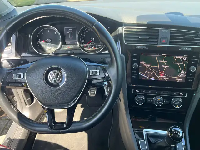 Volkswagen Golf view 9