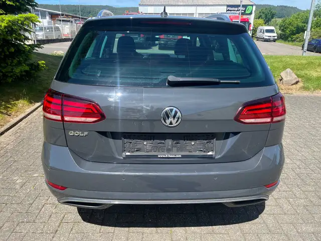 Volkswagen Golf view 5