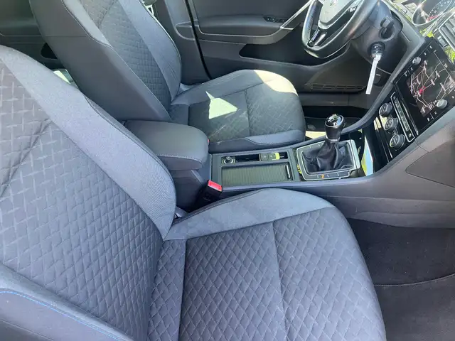 Volkswagen Golf view 14