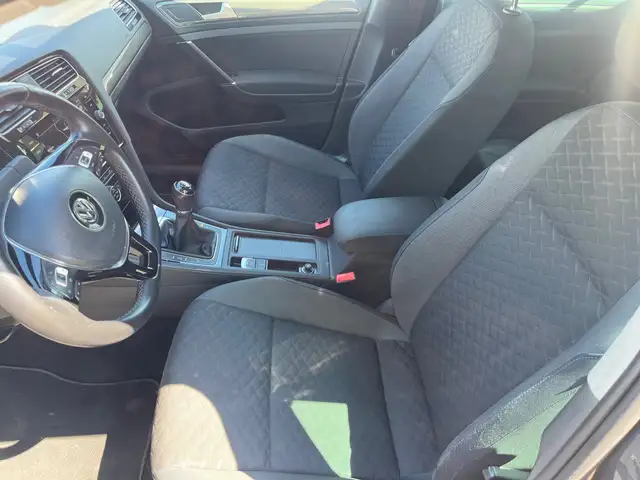 Volkswagen Golf view 10
