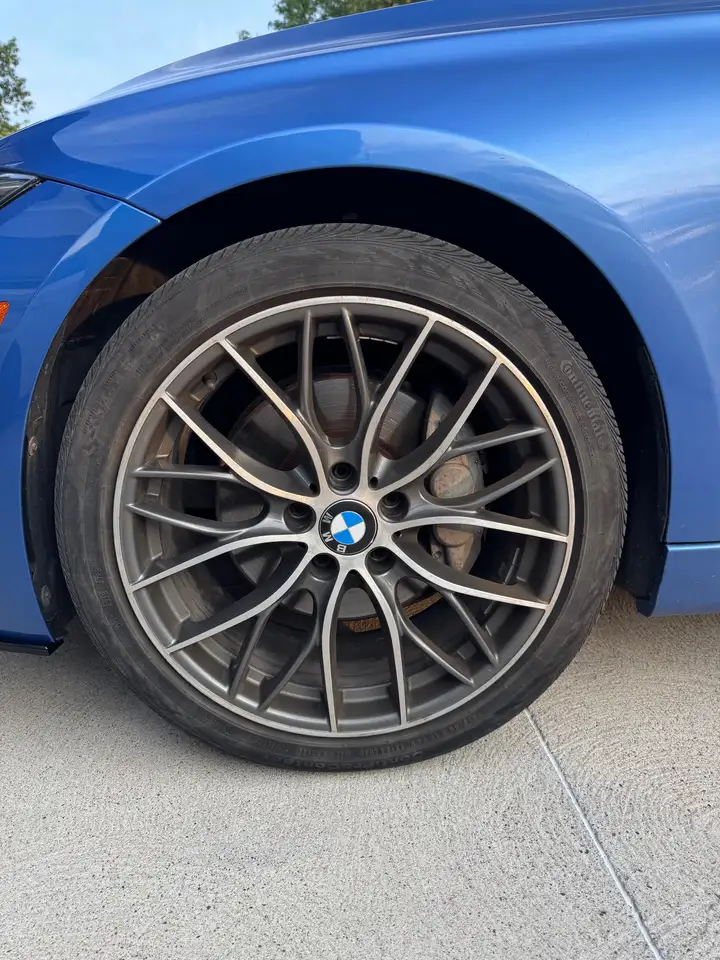BMW 3 Series photo BMW 3 Series