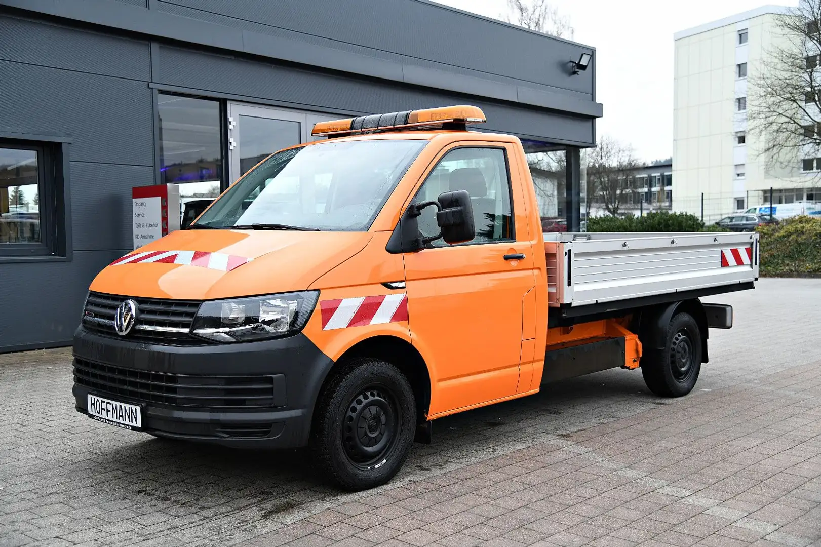 Volkswagen T6 Transporter Pritsche lang 4Motion Ex Behörde Orange - 2