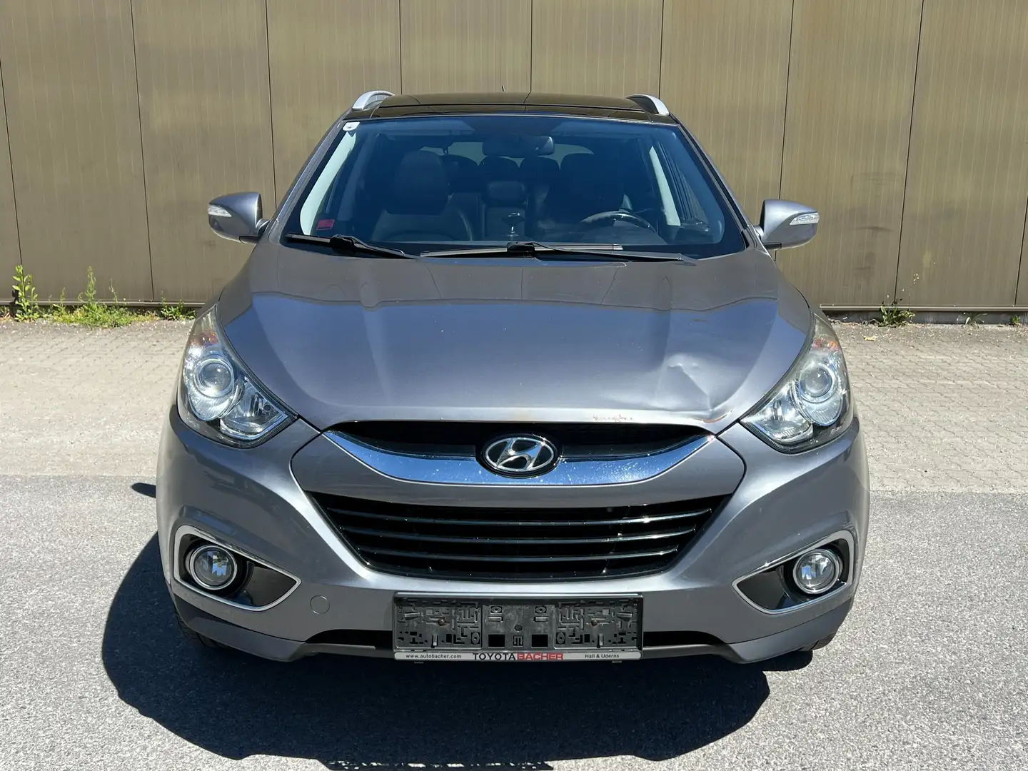 Hyundai iX35 2.0 CRDi 4WD Navi Panorama PDC Leder* Grau - 2