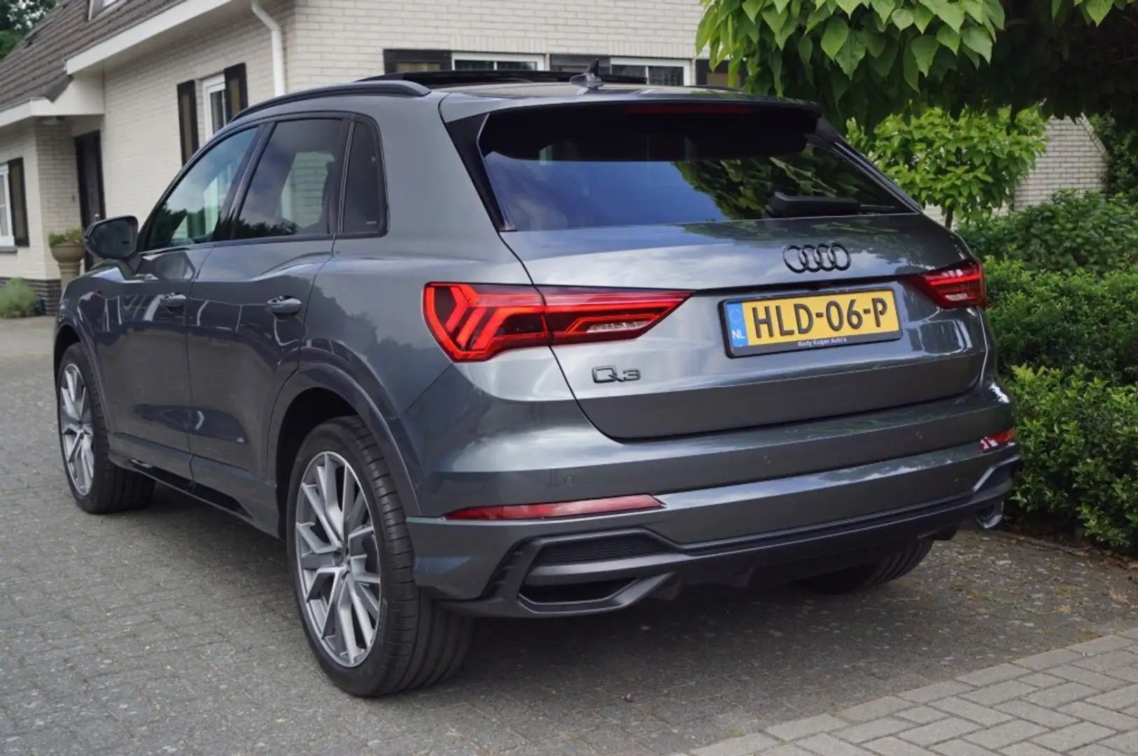 Audi Q3 35 TFSI S-line Pano/Leer/Virtual/Camera/20 inch/Am Grigio - 2
