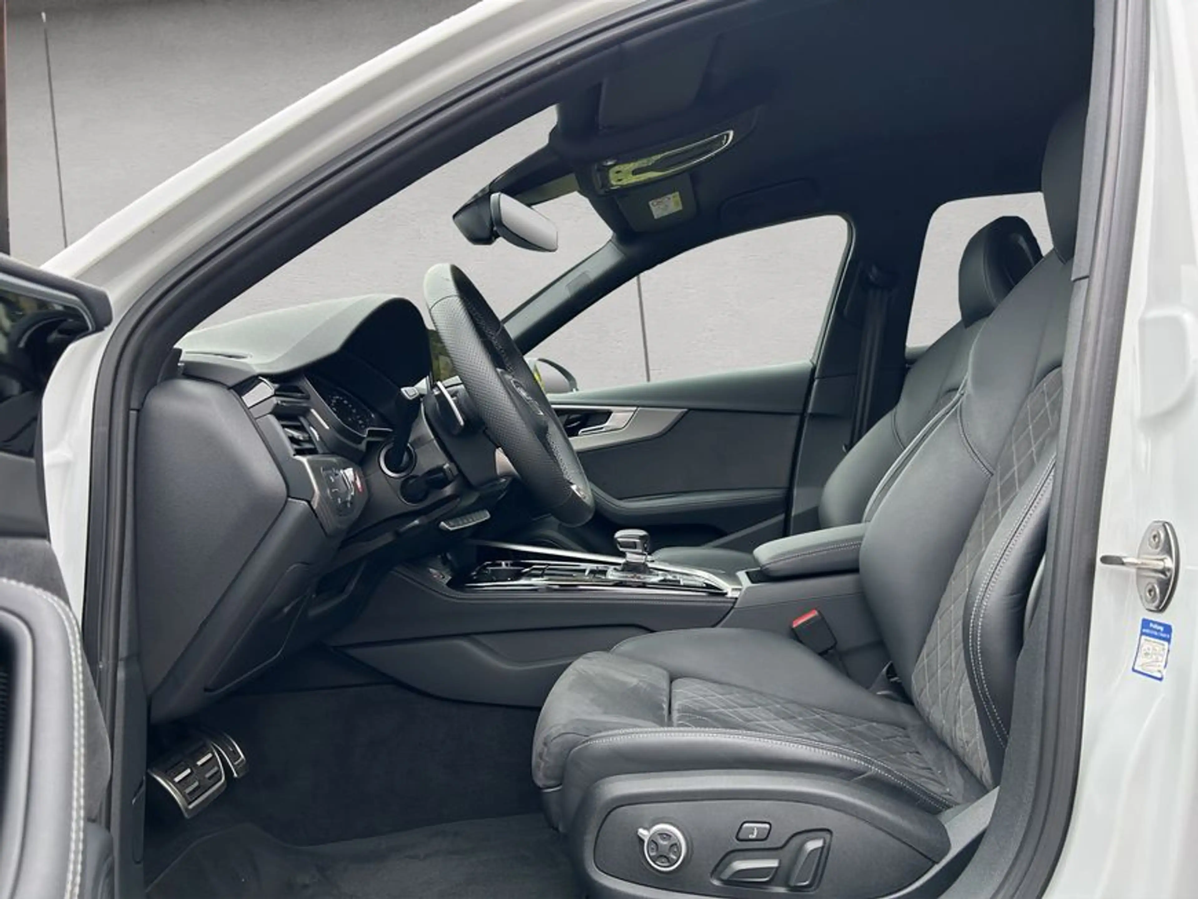 Audi RS4 Avant quattro tiptronic — photo 10