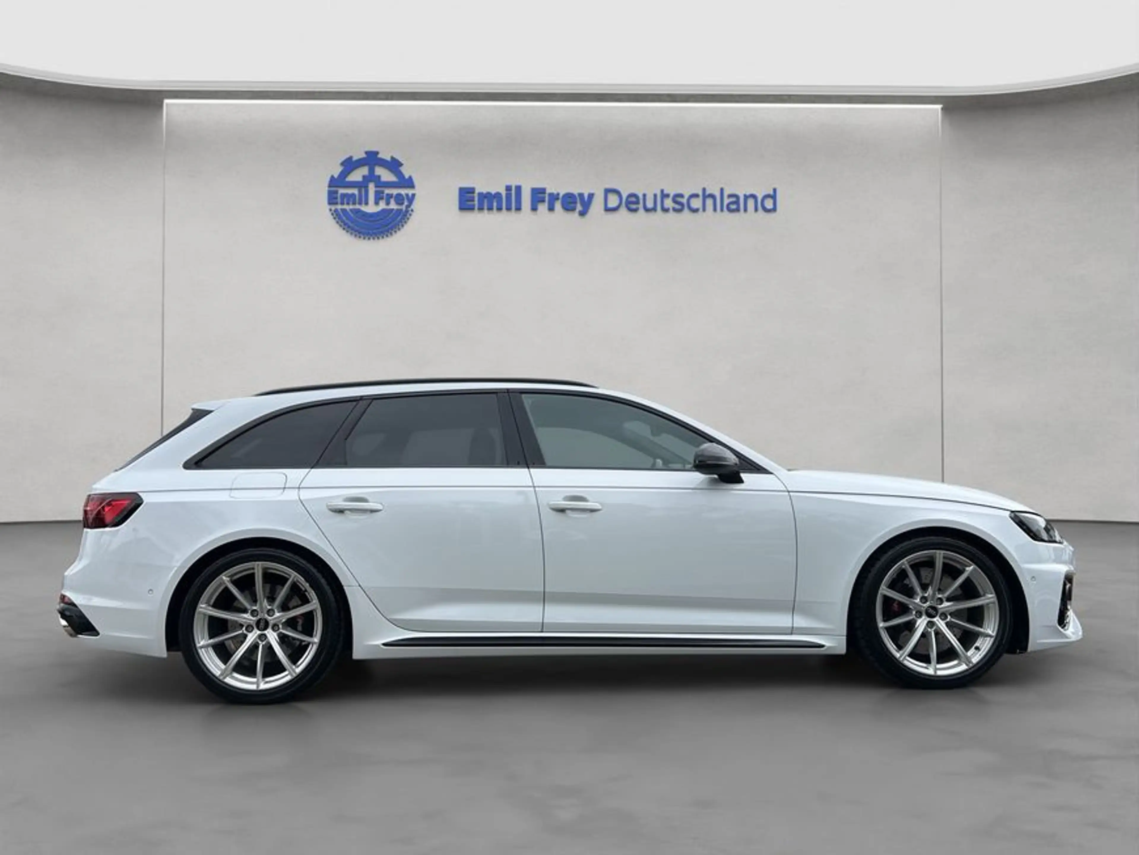 Audi RS4 Avant quattro tiptronic — photo 7