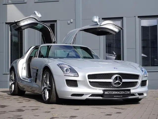 Mercedes-Benz SLS