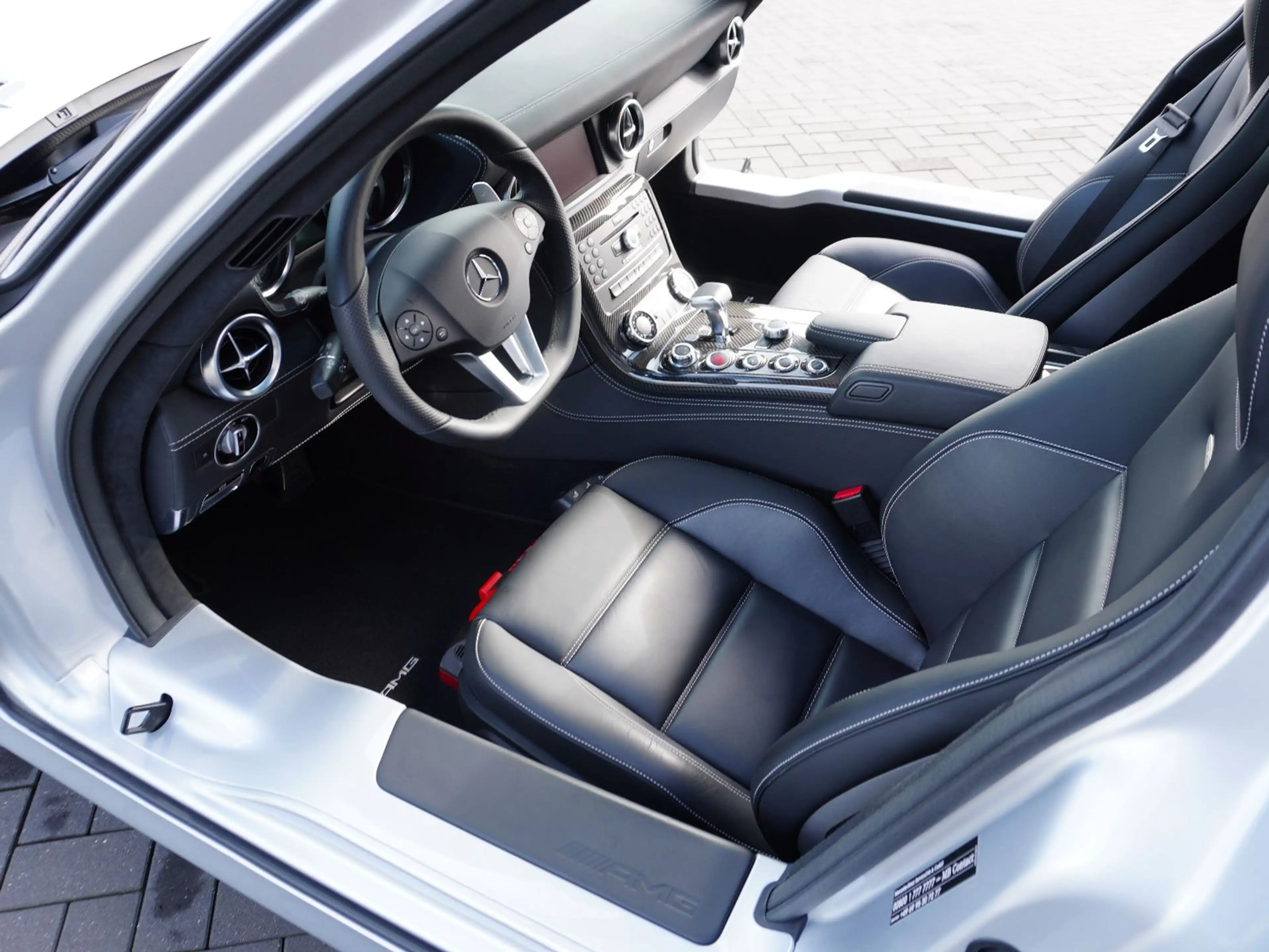 Mercedes-Benz SLS Deutsch,1.Hd.,Vollaust.,1370 KM !! — photo 4