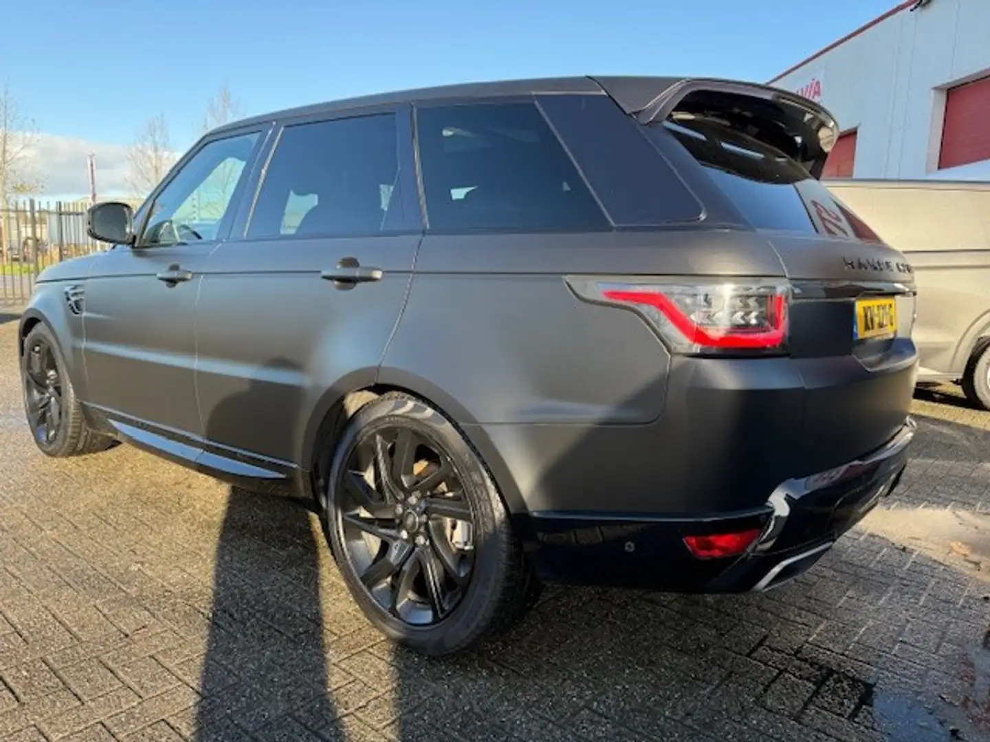 Land Rover Range Rover Sport 3.0 TDV6 HSE Dynamic -facelift- Zwart - 2