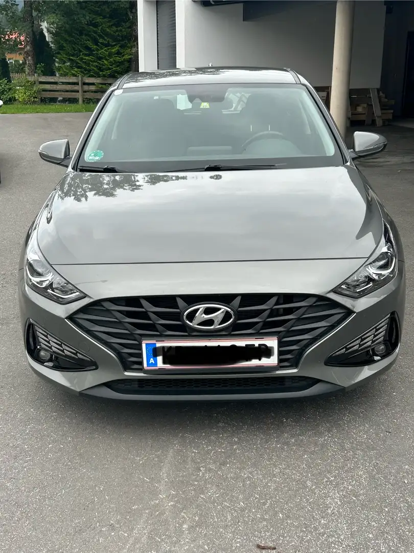 Hyundai i30 HB Grau - 1