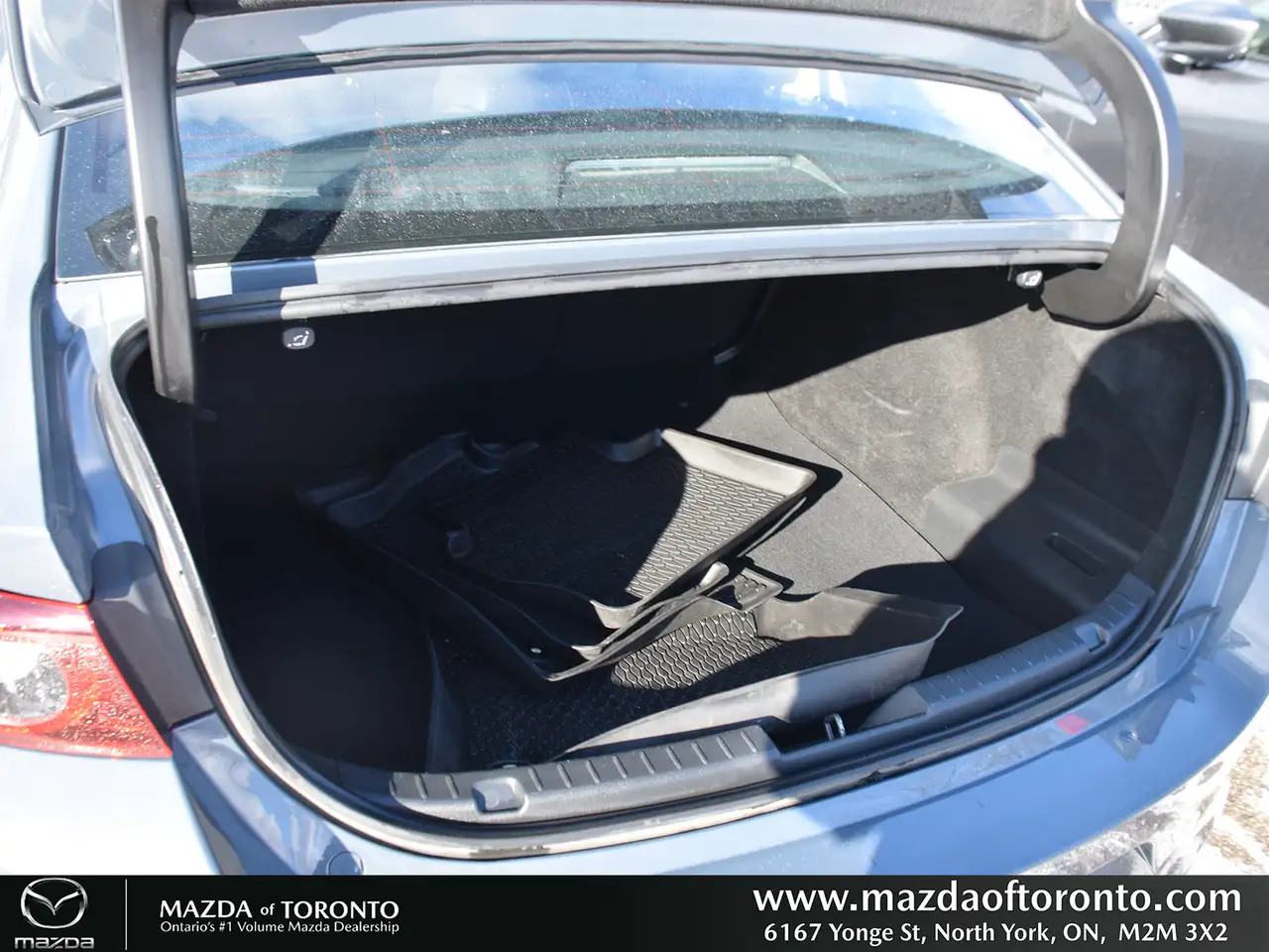 Mazda 3 снимка Mazda 3