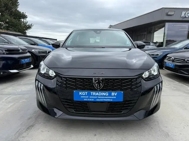 Peugeot 208 view 2