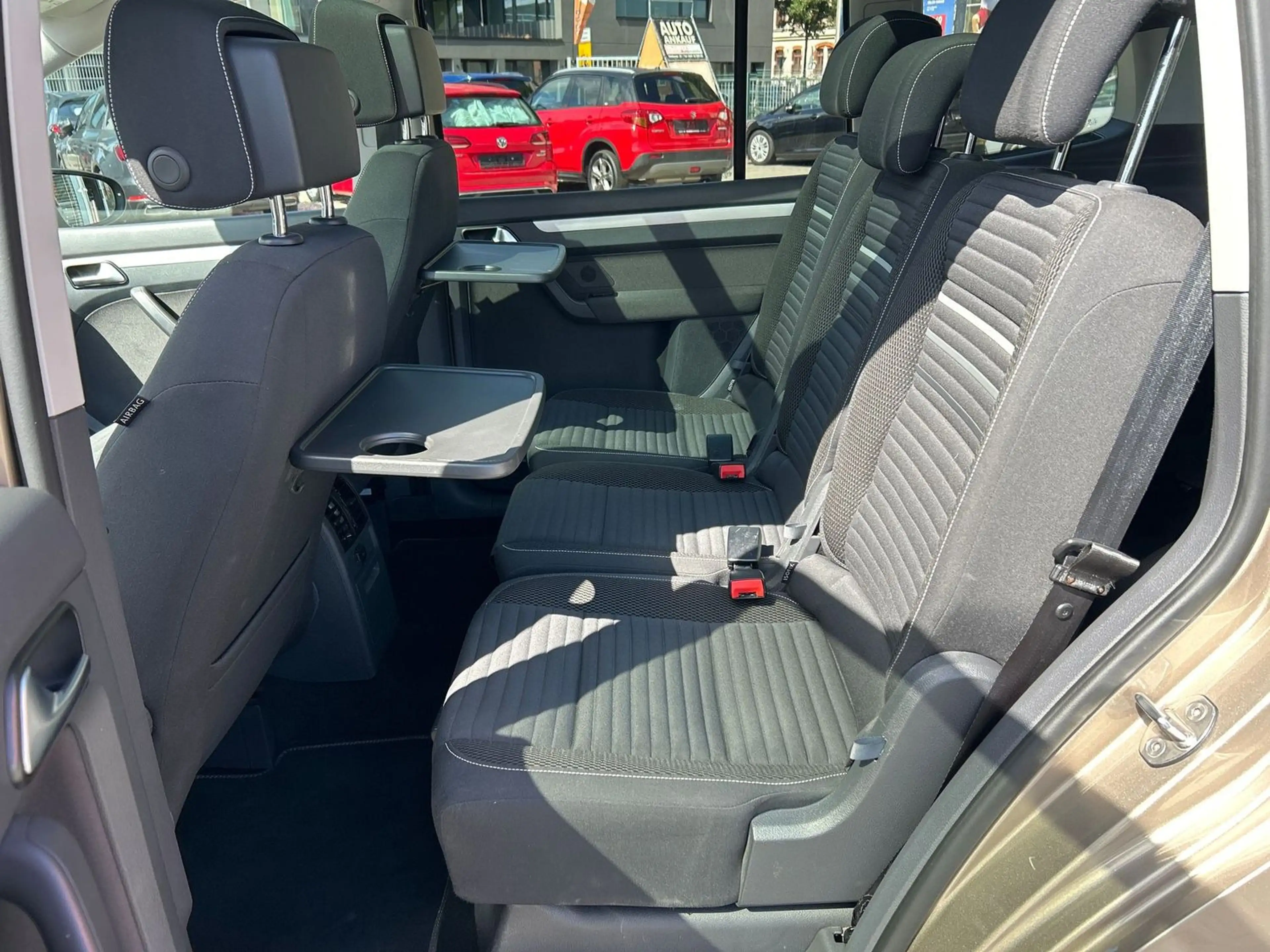 Volkswagen Touran Cup / Standheizung / Panoramadach — photo 14