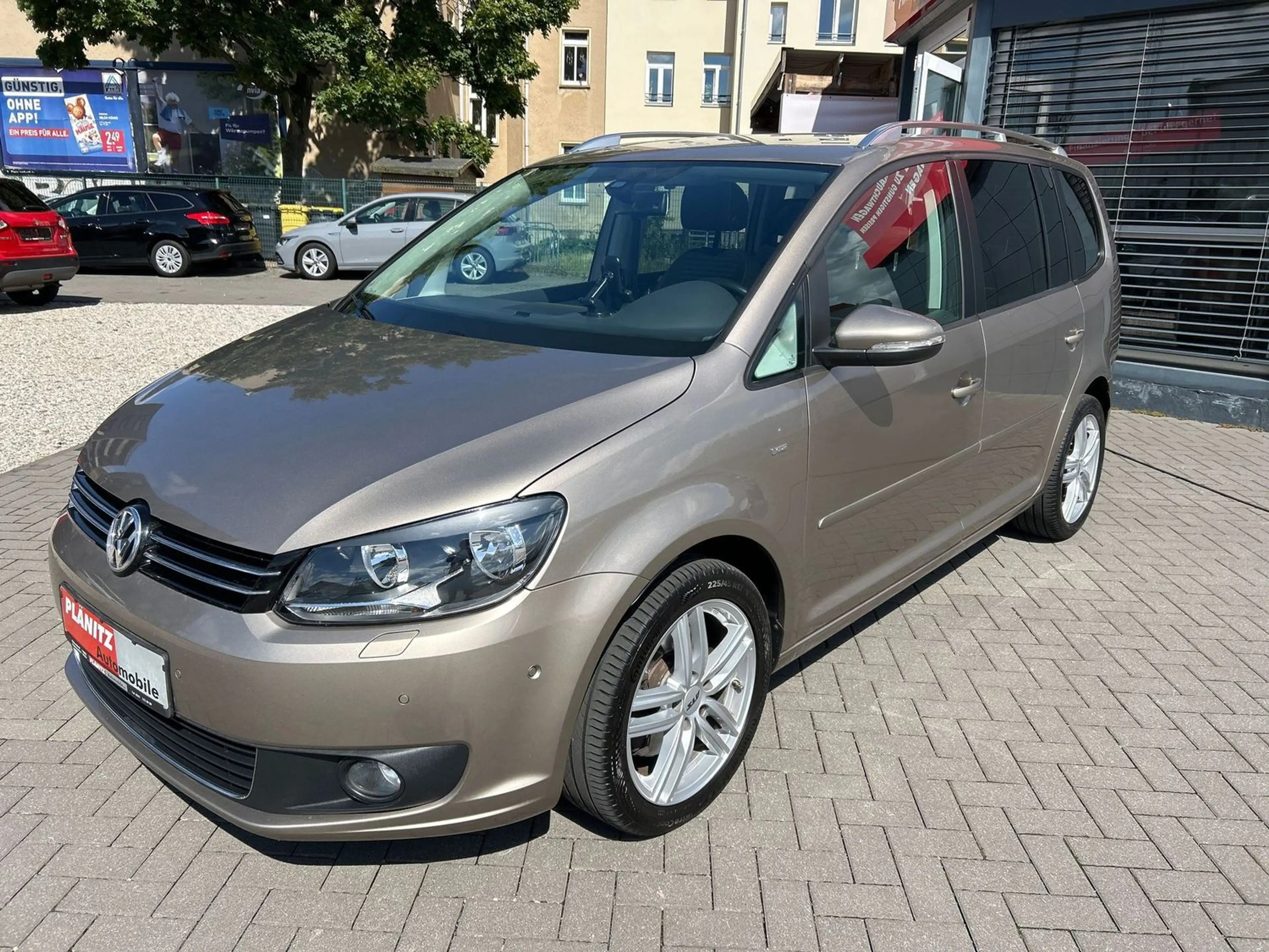 Volkswagen Touran Cup / Standheizung / Panoramadach — photo 3