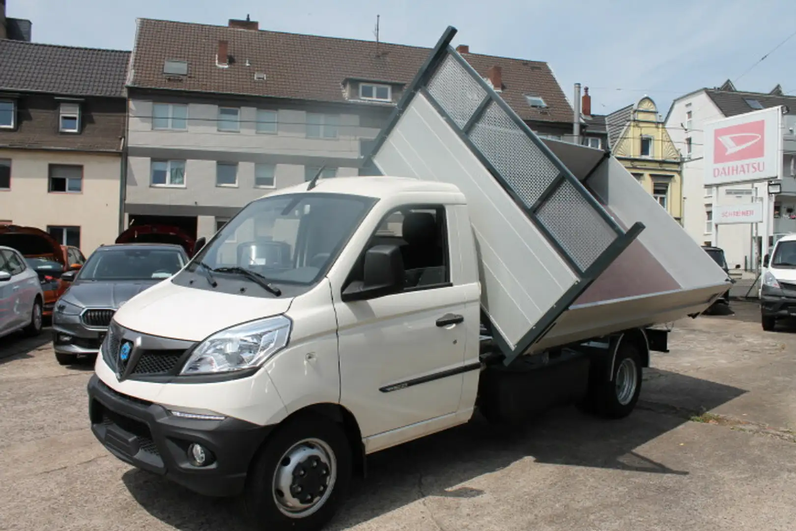 Piaggio Porter NP6 3-Seiten-Kipper Klima 280 TW SOFORT !! Weiß - 1