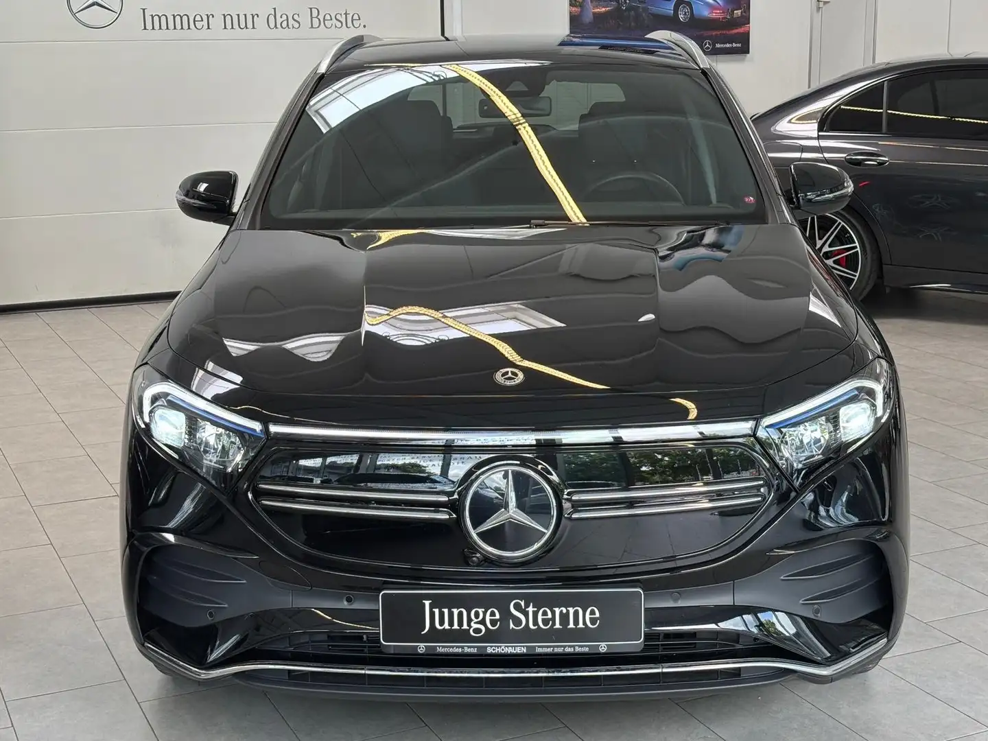 Mercedes-Benz EQA 300 4M AMG ADVANCED PAKET+CARPLAY+SHZ+PRIVAC Schwarz - 2