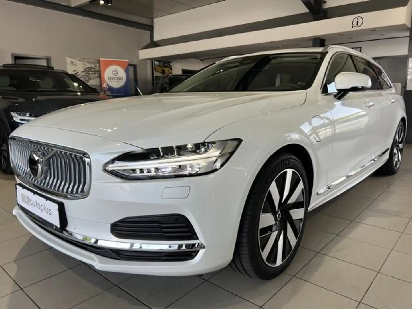 Volvo V90 T6 Core Recharge AWD ACC BLIS AHK Kamera LED Weiß - 2