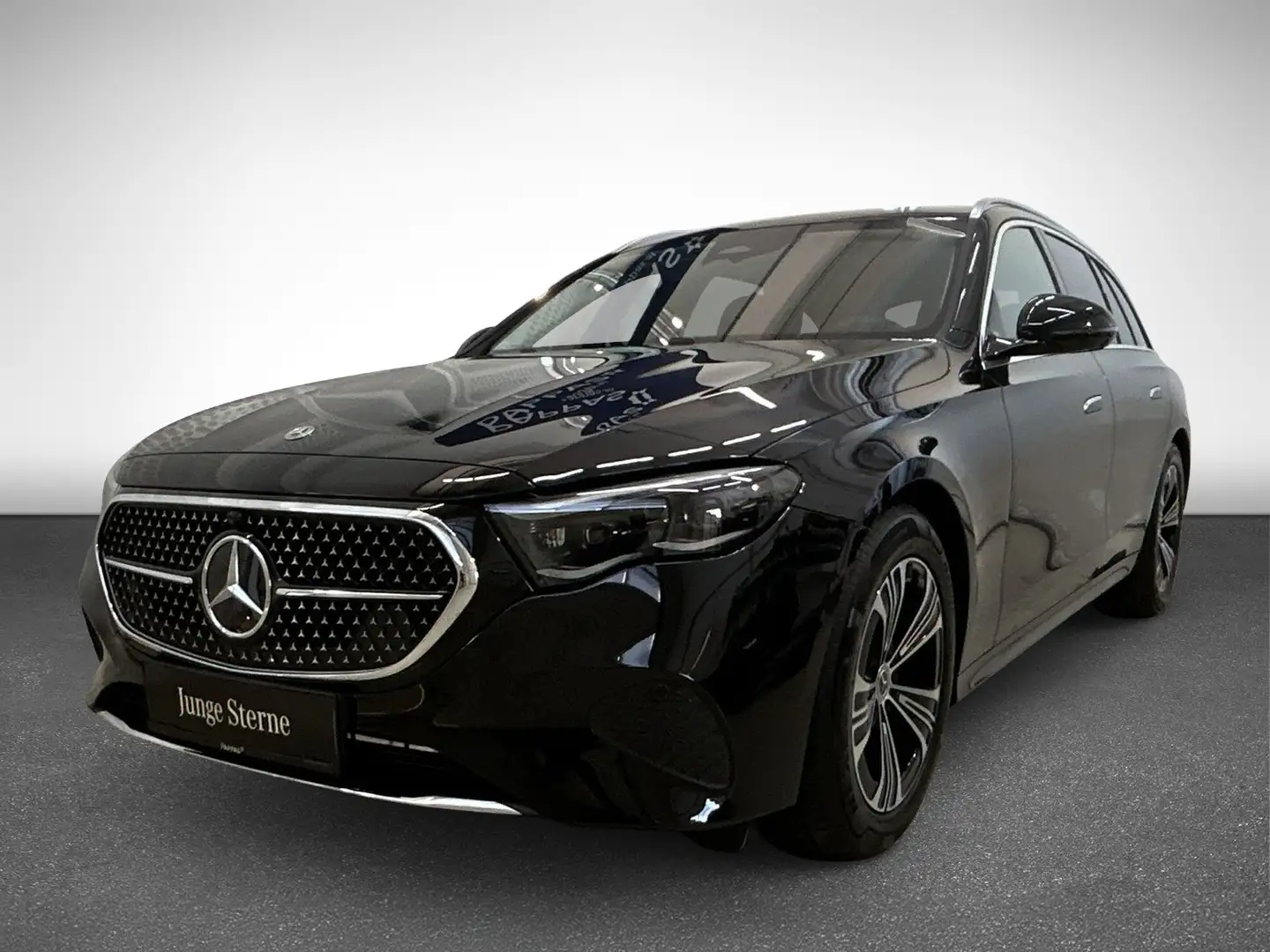 Mercedes-Benz E 220 d 4MATIC T-Modell Avantgarde Advanced Plus, Schwarz - 2