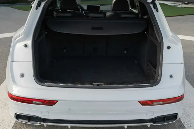 Audi SQ5 view 7
