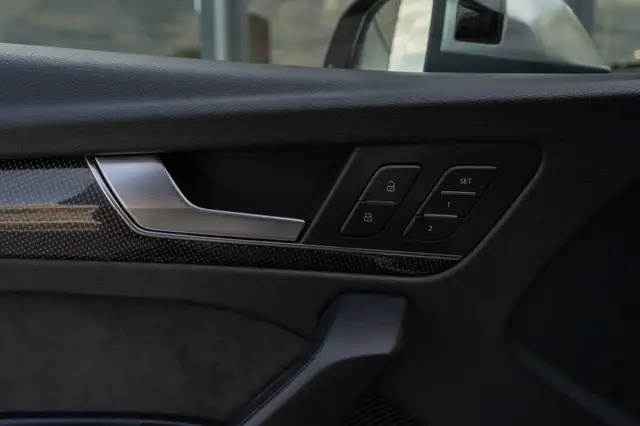 Audi SQ5 view 12