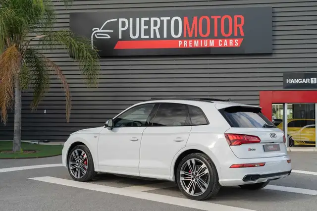 Audi SQ5 view 4