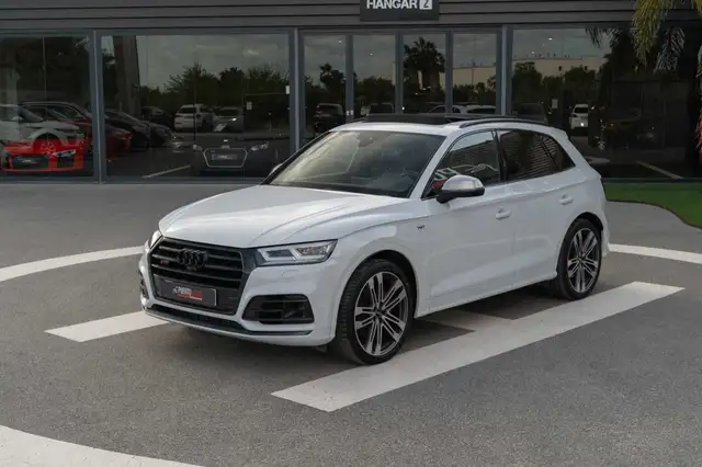 Audi SQ5 view 3