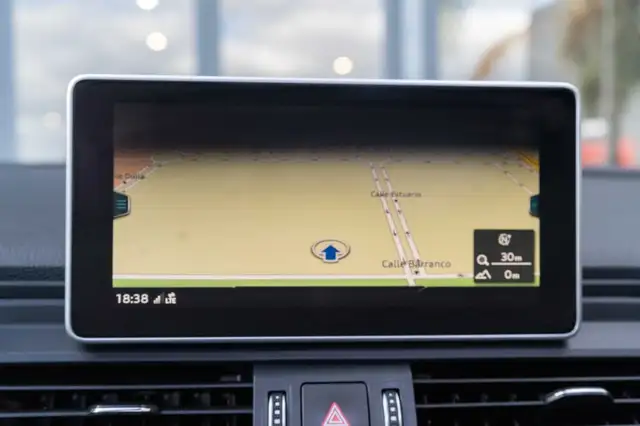 Audi SQ5 view 15