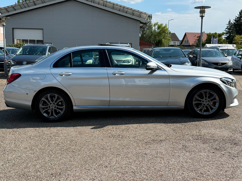 Mercedes-Benz C 200 CGI-Autom.-LED-Schiebedach-Navi-Teilleder — photo 10