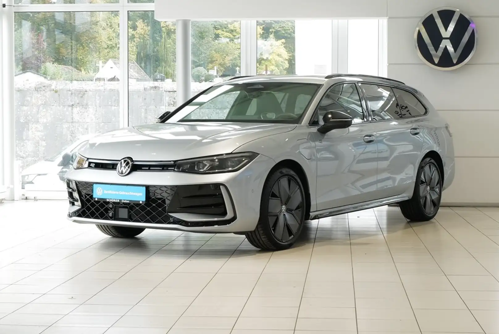 Volkswagen Passat Variant eHybrid R-Line Leder Pano AHK HUD 360° HKardon Silber - 2