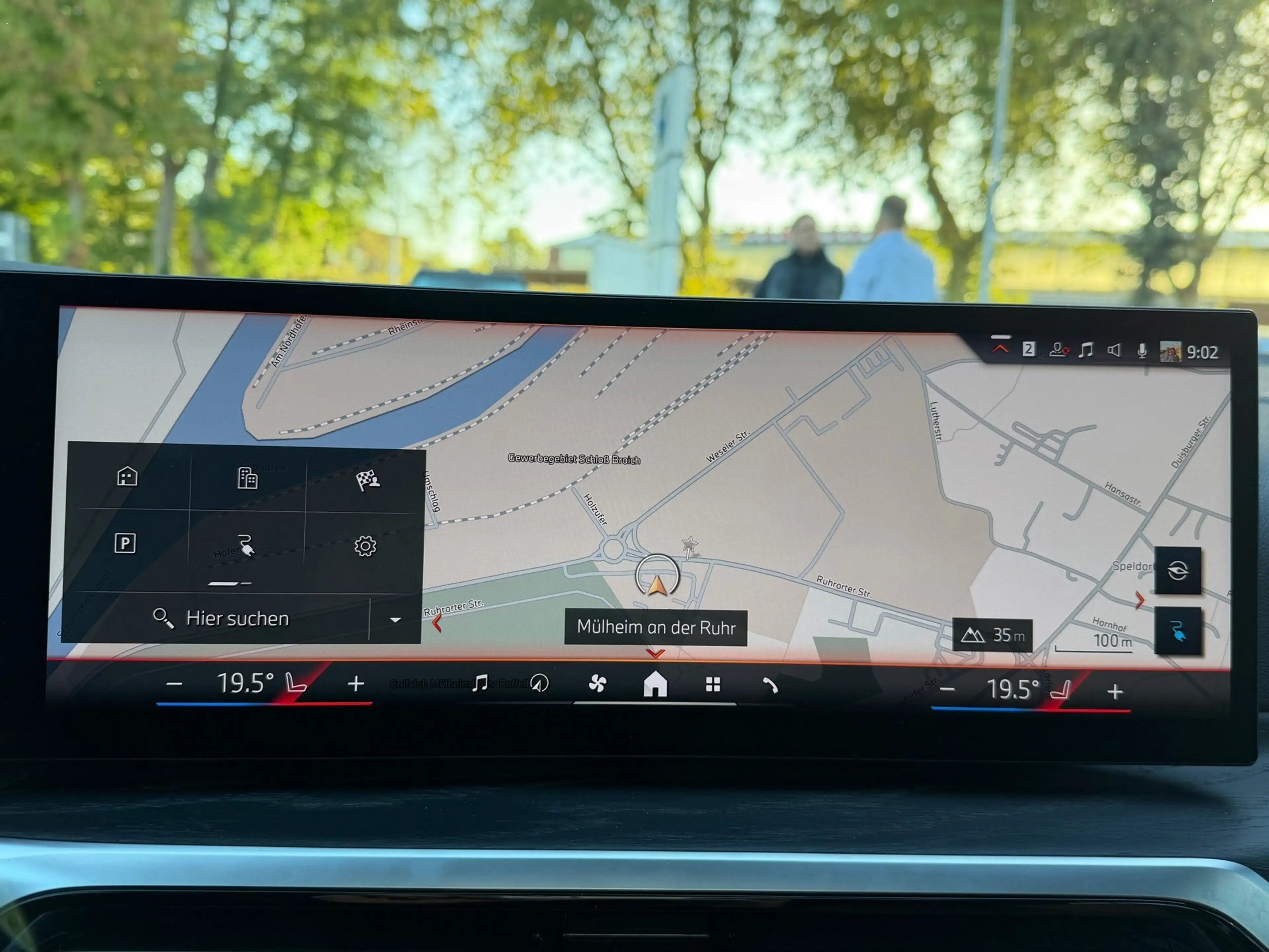 BMW i4 eDrive40 h&k Glasdach Head-Up PA-Plus DAB — photo 11