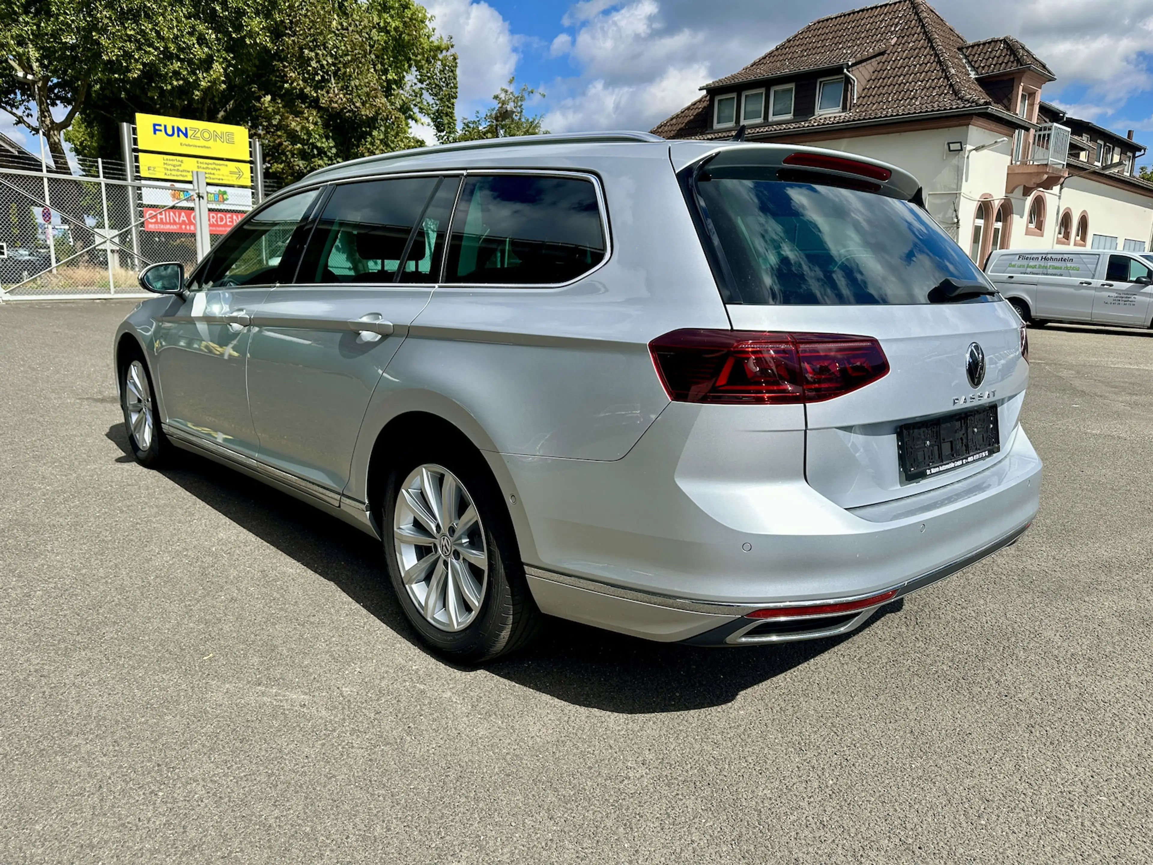 Volkswagen Passat Variant Elegance AHK Headup Ergo Aktiv Sitz — photo 2