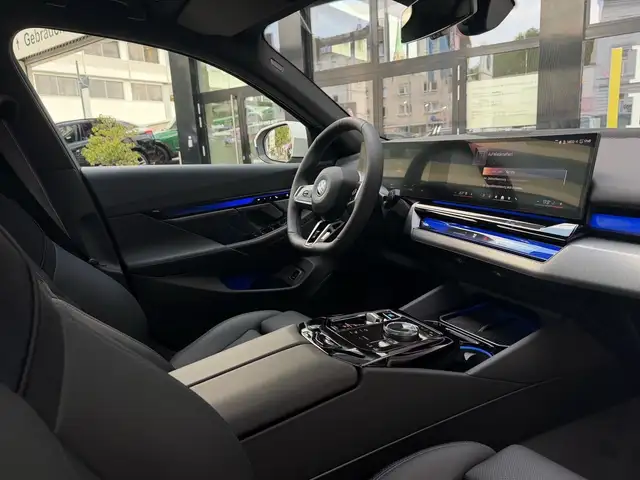 BMW I5 view 4