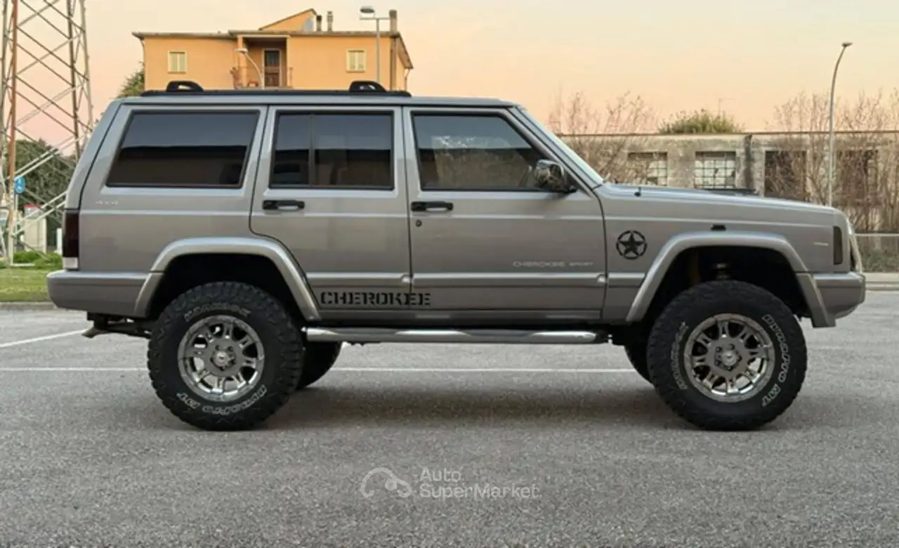 Jeep Cherokee 5p 2.5 td Limited LX my01, foto 3