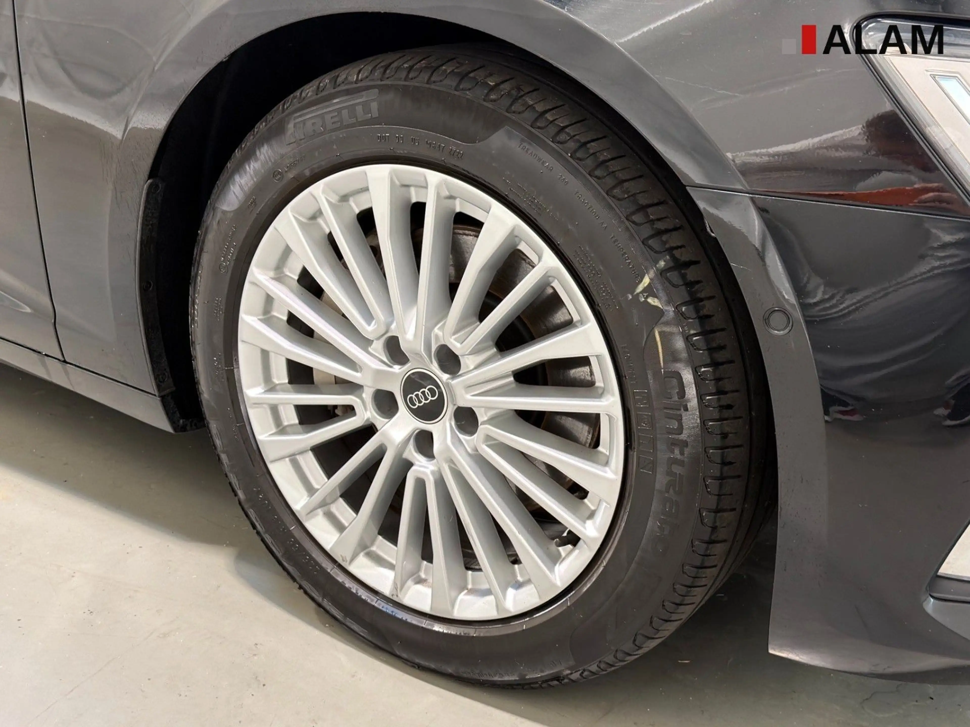 Audi A6 Av.45 TFSI quat. AHK HUD Lane 360° Matrix ACC — photo 9
