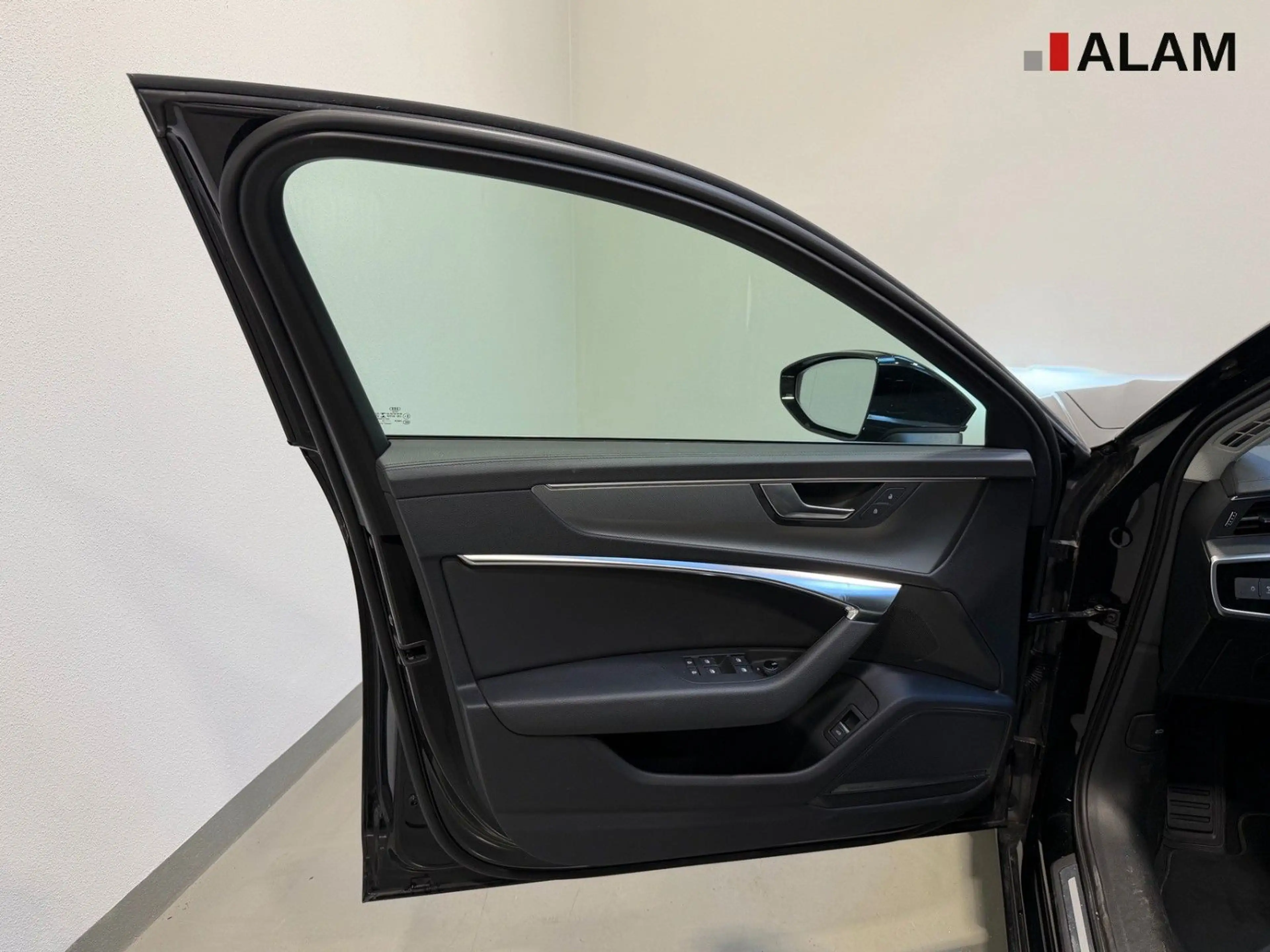 Audi A6 Av.45 TFSI quat. AHK HUD Lane 360° Matrix ACC — photo 12